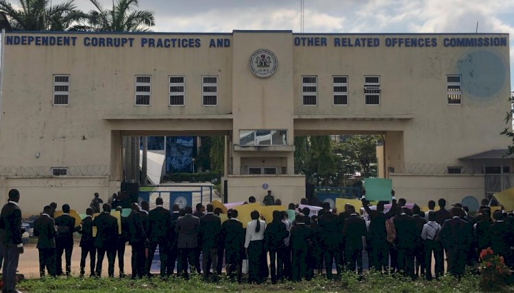 Protesters Besiege ICPC, Demand Probe of MSM Group Over Missing Refinery Funds